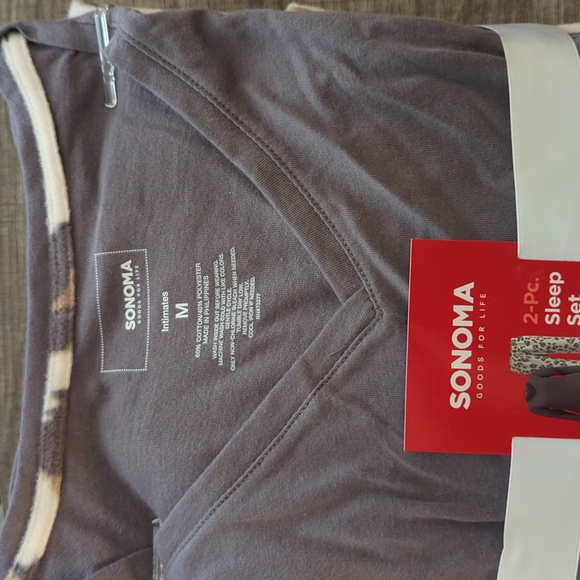 Brand new pajama set - Picture 2 of 4